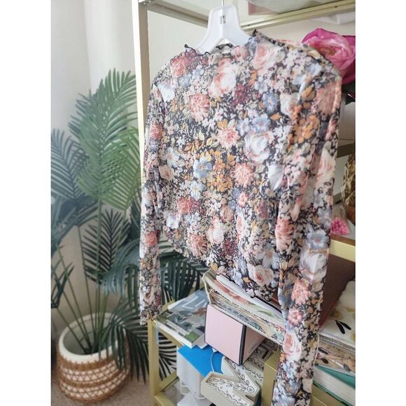 BNWOT Black Sheer Floral Crop Top - Picture 5 of 9